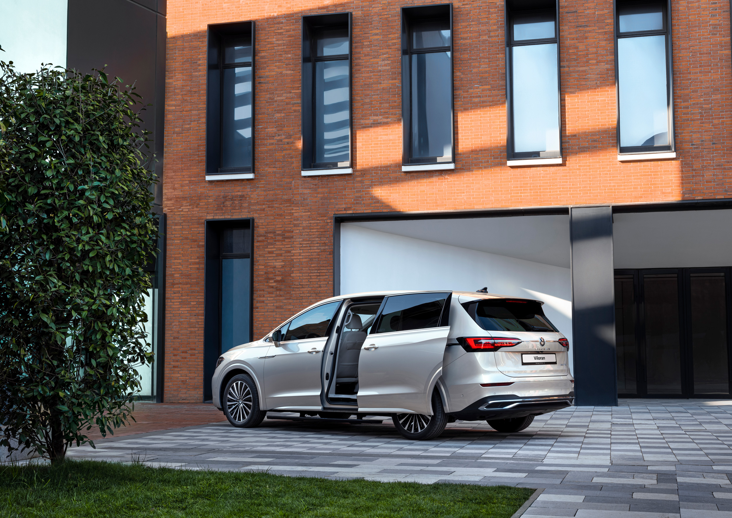 Xe Volkswagen Viloran Premium