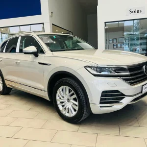 Volkswagen Toureg Luxury – Màu Xanh