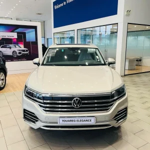 Volkswagen Toureg Luxury – Màu Xanh