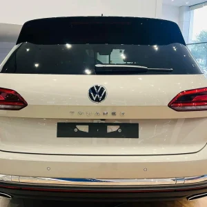 Volkswagen Toureg Luxury – Màu Xanh