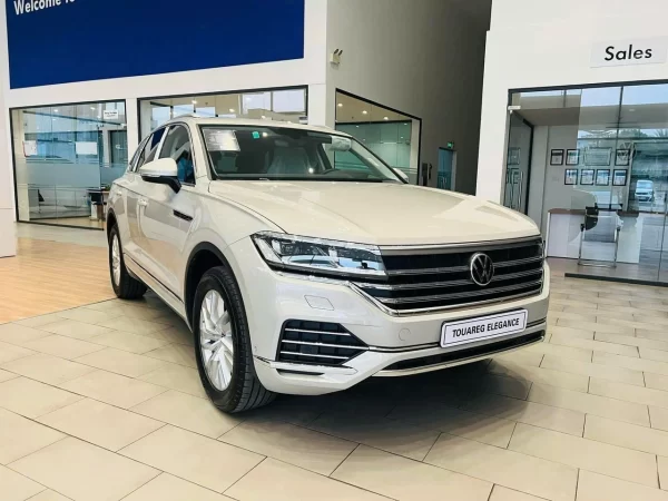 Volkswagen Toureg Luxury – Màu Xanh