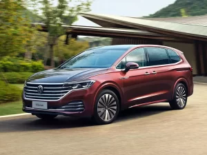 Volkswagen Viloran Luxury – Màu Bạc