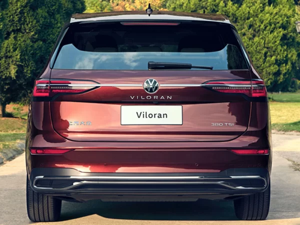 Volkswagen Viloran Luxury – Màu Bạc