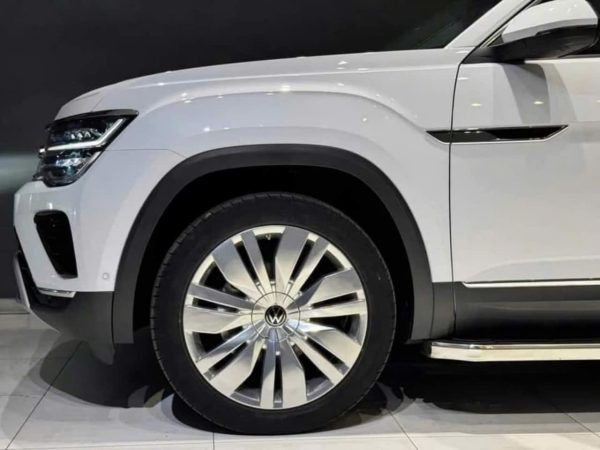 Volkswagen Teramont President Vip – Màu Đen