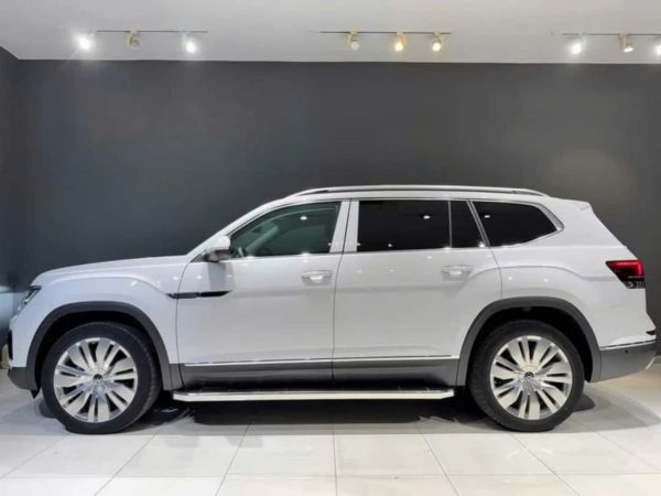 Volkswagen Teramont President Vip – Màu Đen